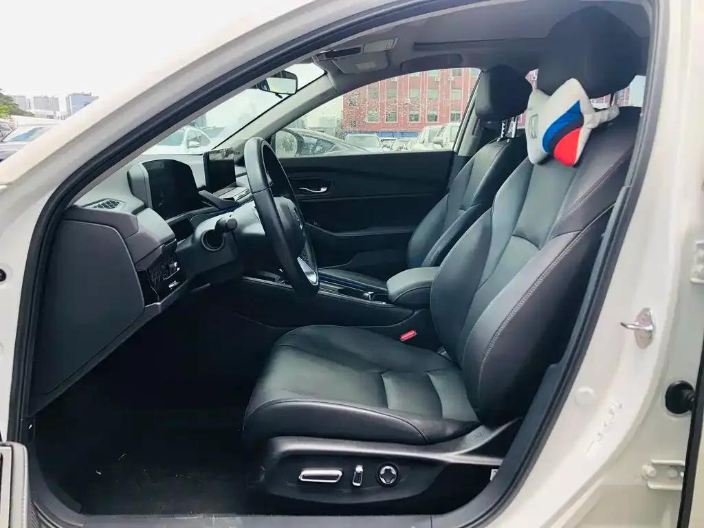 Honda Accord — фото 9