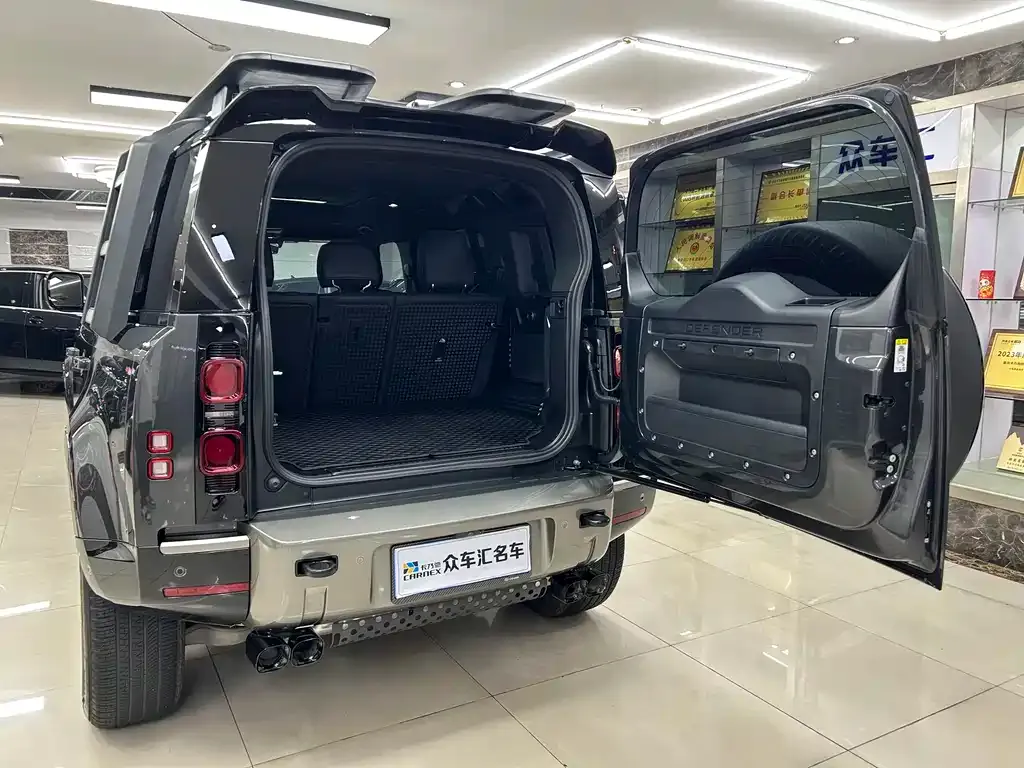 Land Rover Defender — фото 8