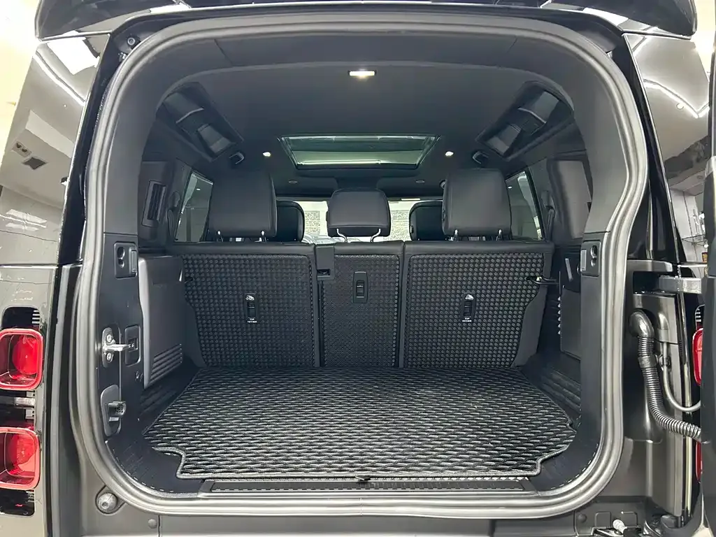 Land Rover Defender — фото 10