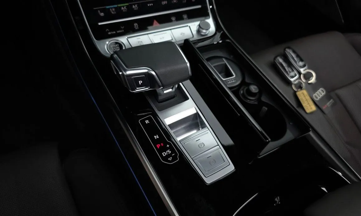 Audi A8 — фото 3