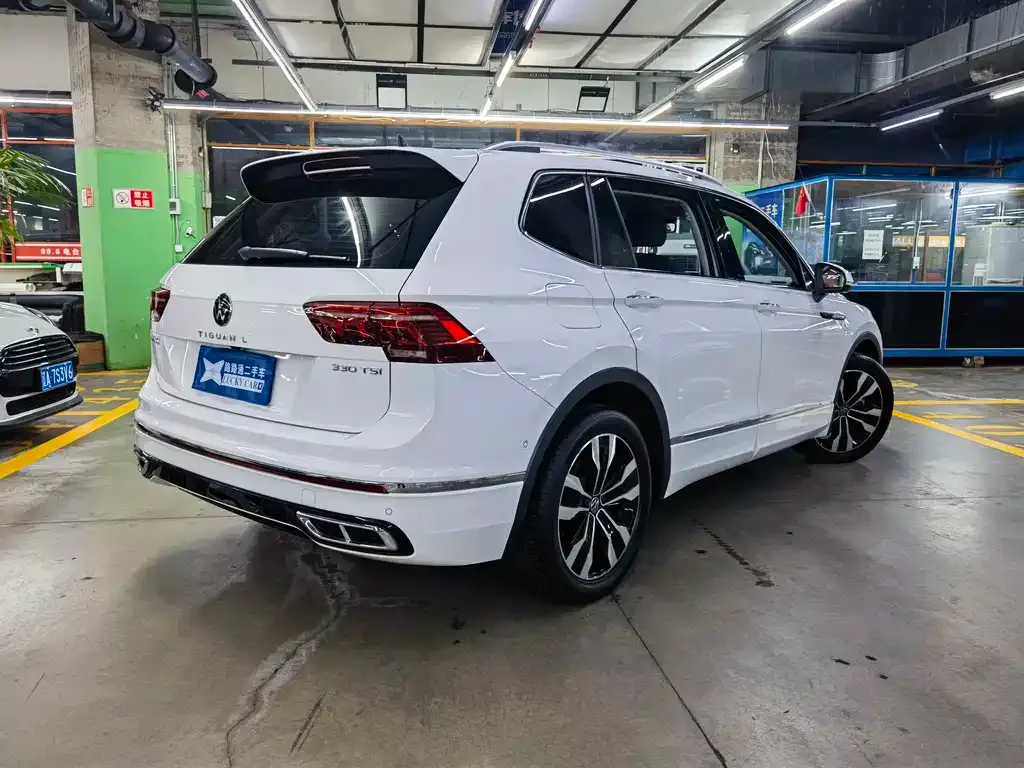 Volkswagen Tiguan L — фото 6