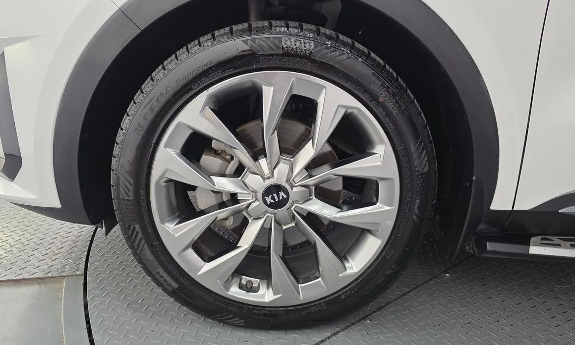 Kia Sorento — фото 8