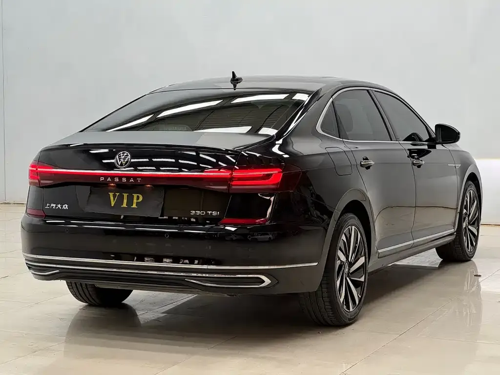 Volkswagen Passat — фото 2