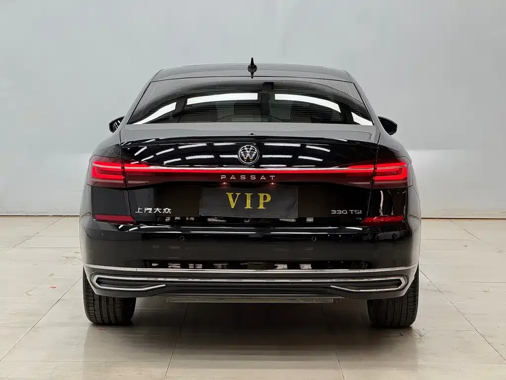 Volkswagen Passat — фото 7