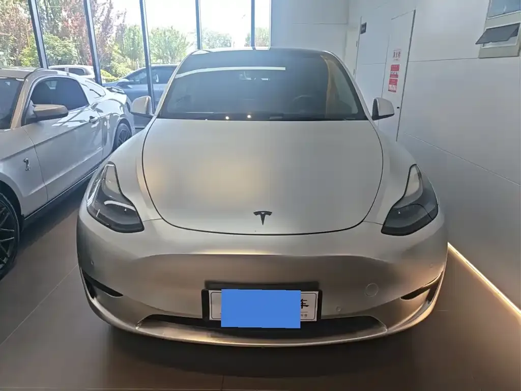 Tesla Model Y — фото 8