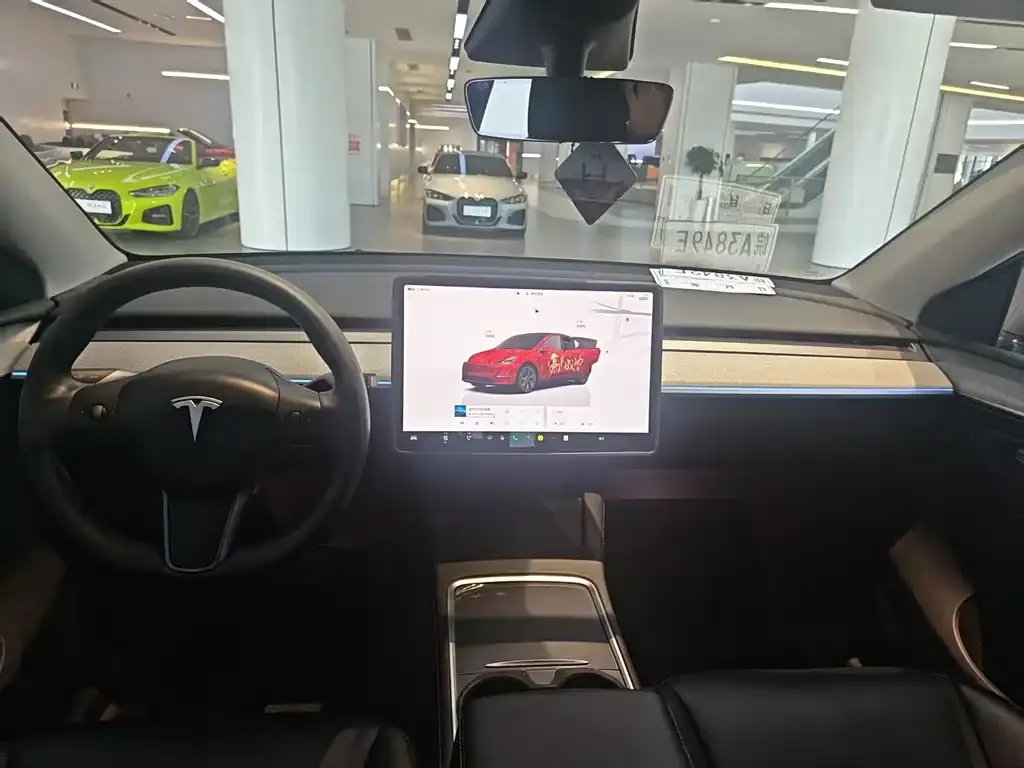 Tesla Model Y — фото 4