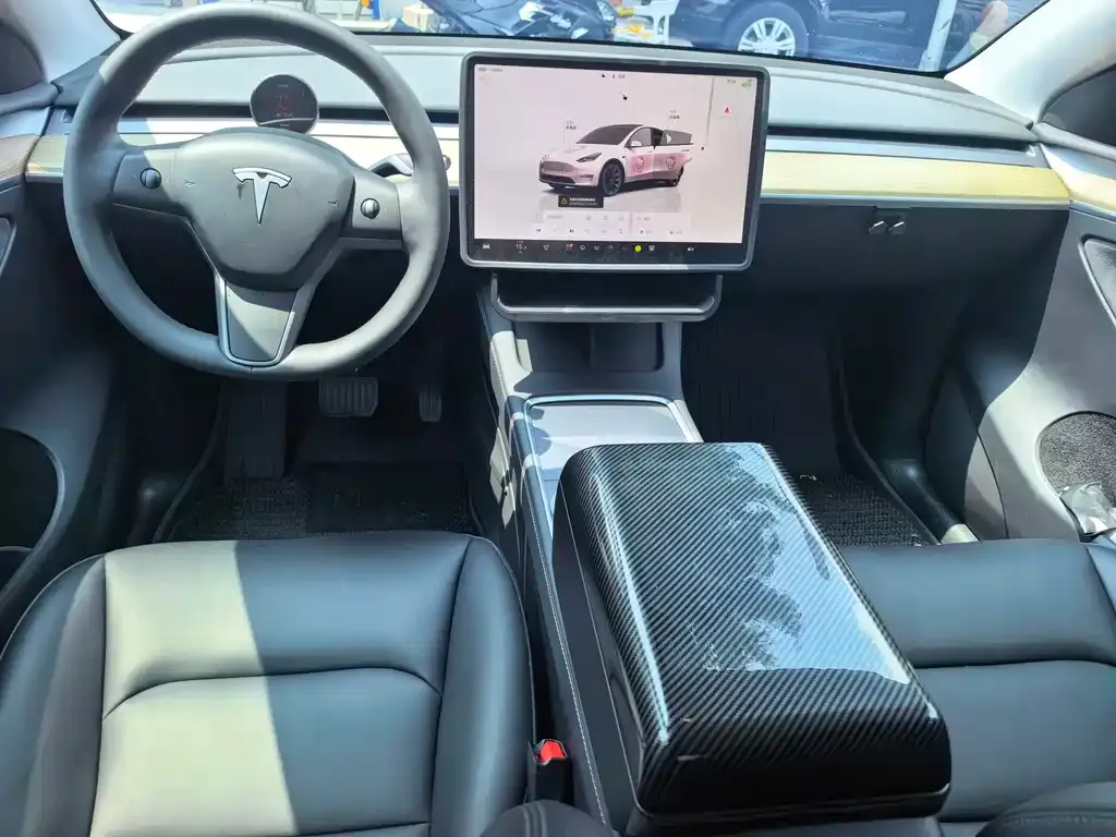 Tesla Model Y — фото 4