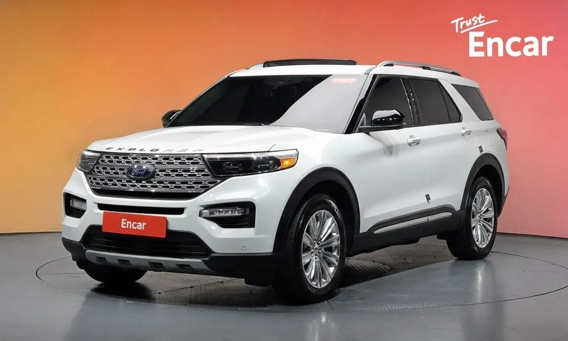 Ford Explorer — фото 1