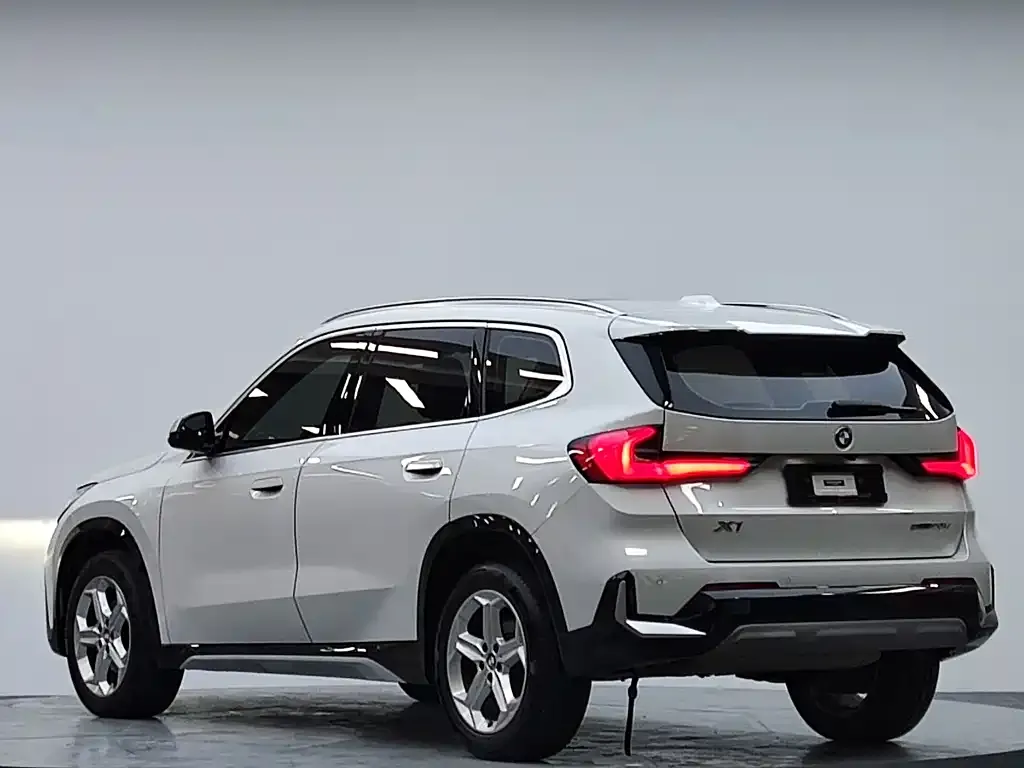 BMW X1 — фото 8