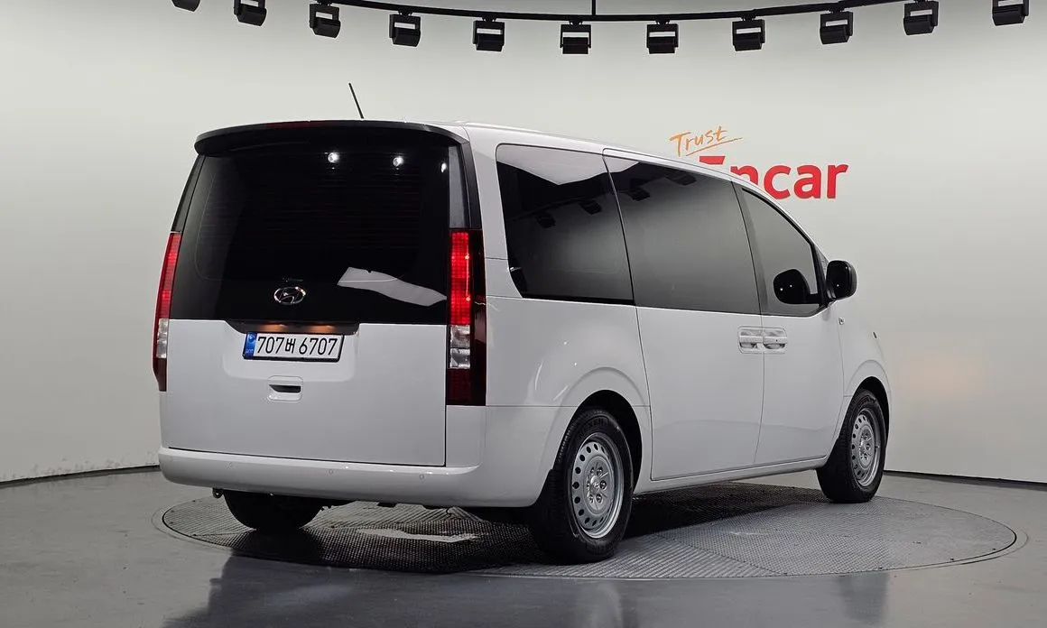 Hyundai Staria 2023 из KR, фото 4