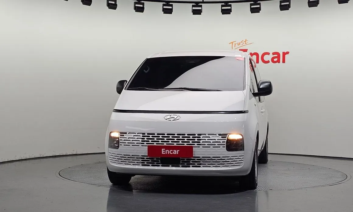 Hyundai Staria 2023 из KR, фото 2