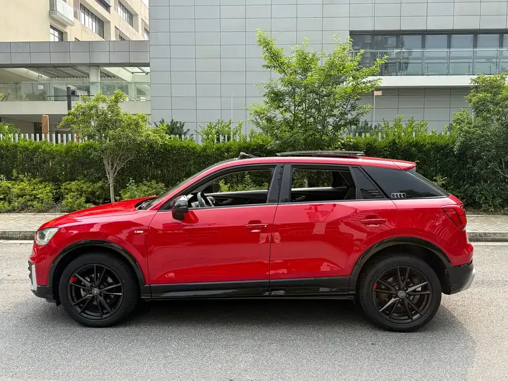 Audi Q2L 2021 из CN, фото 4