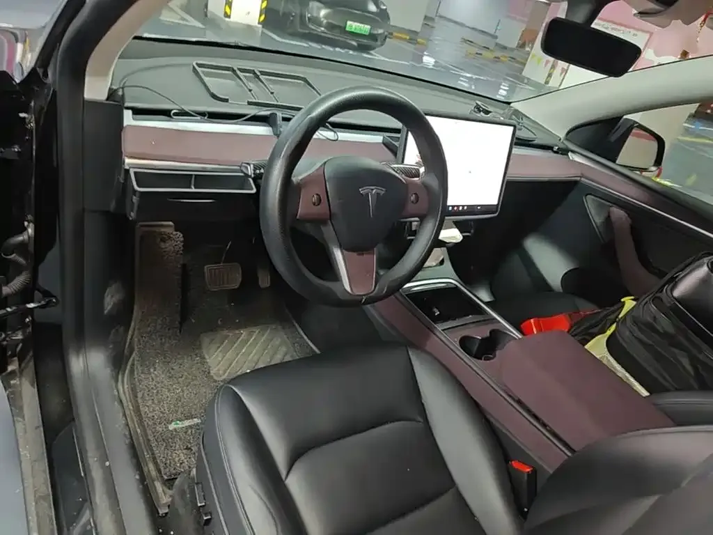 Tesla Model Y — фото 4