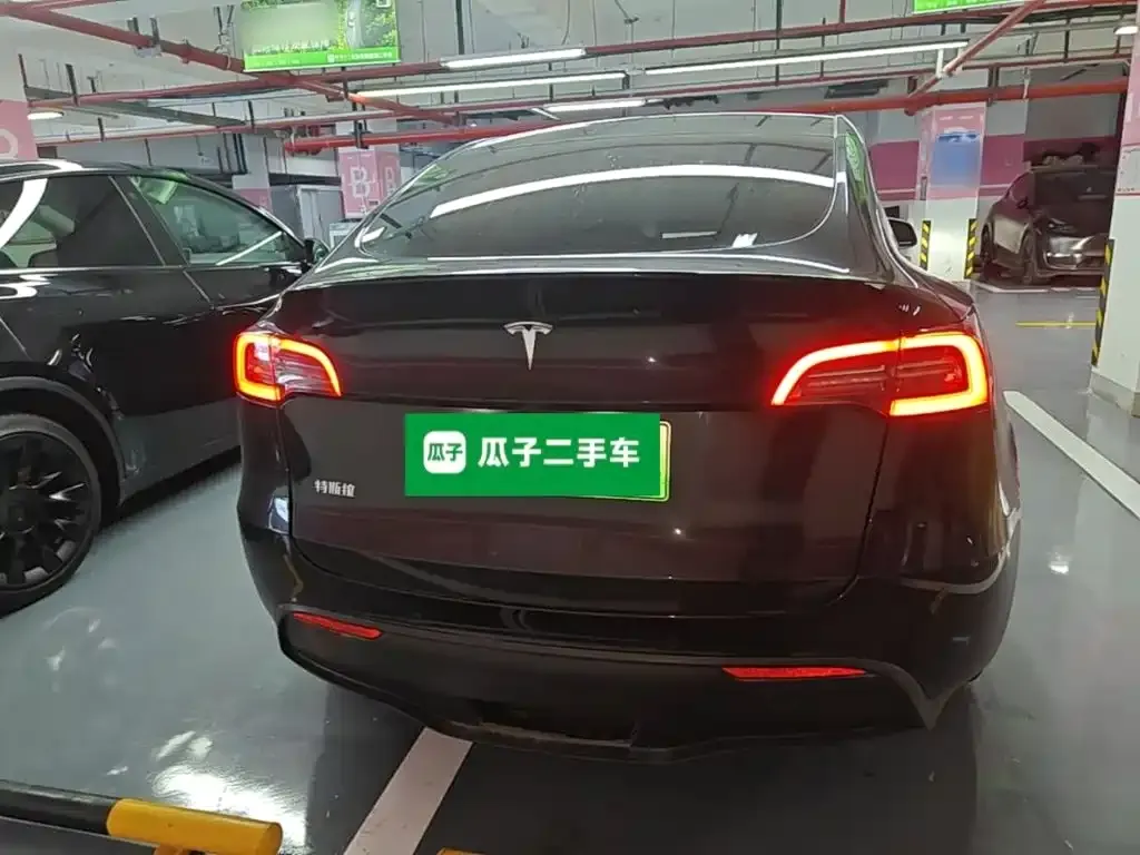 Tesla Model Y — фото 8