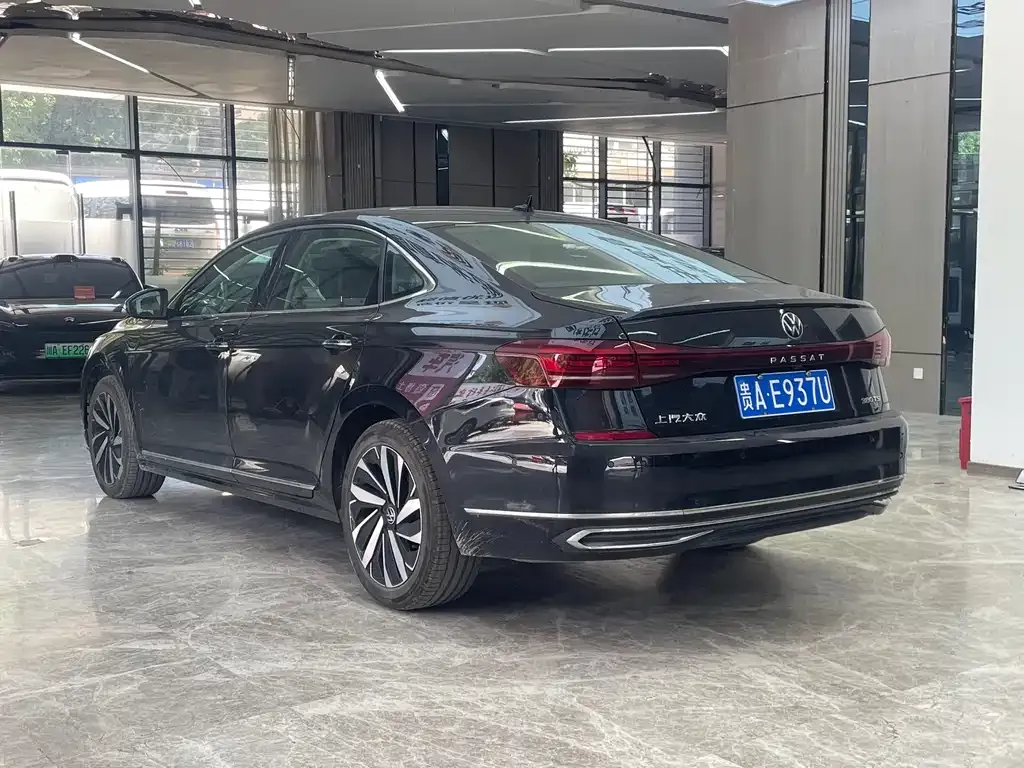 Volkswagen Passat — фото 8