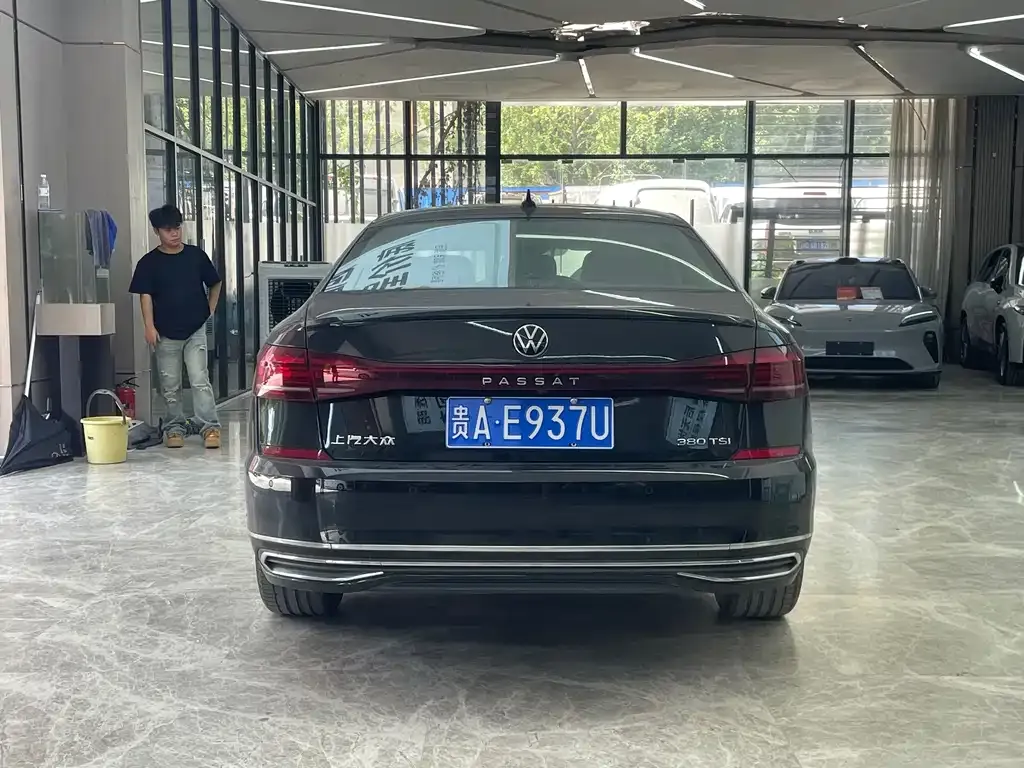 Volkswagen Passat — фото 9