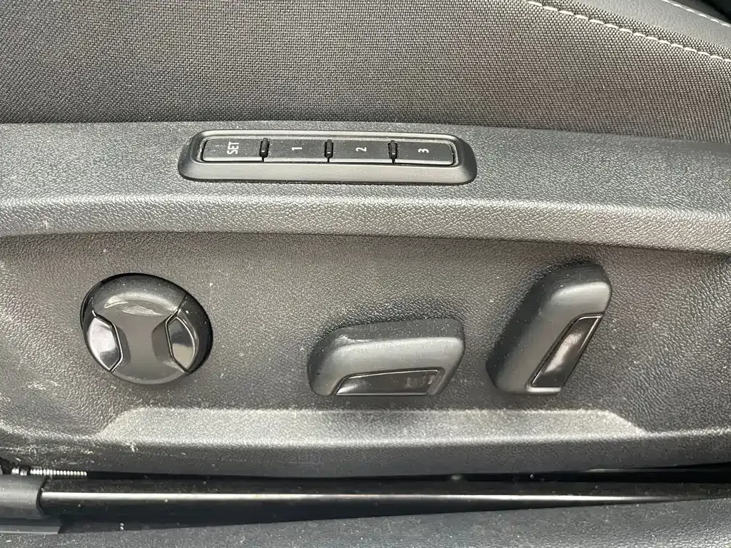 Volkswagen Passat — фото 10
