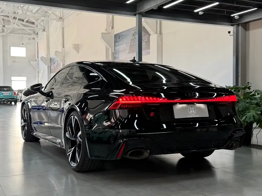 Audi RS 7 — фото 8