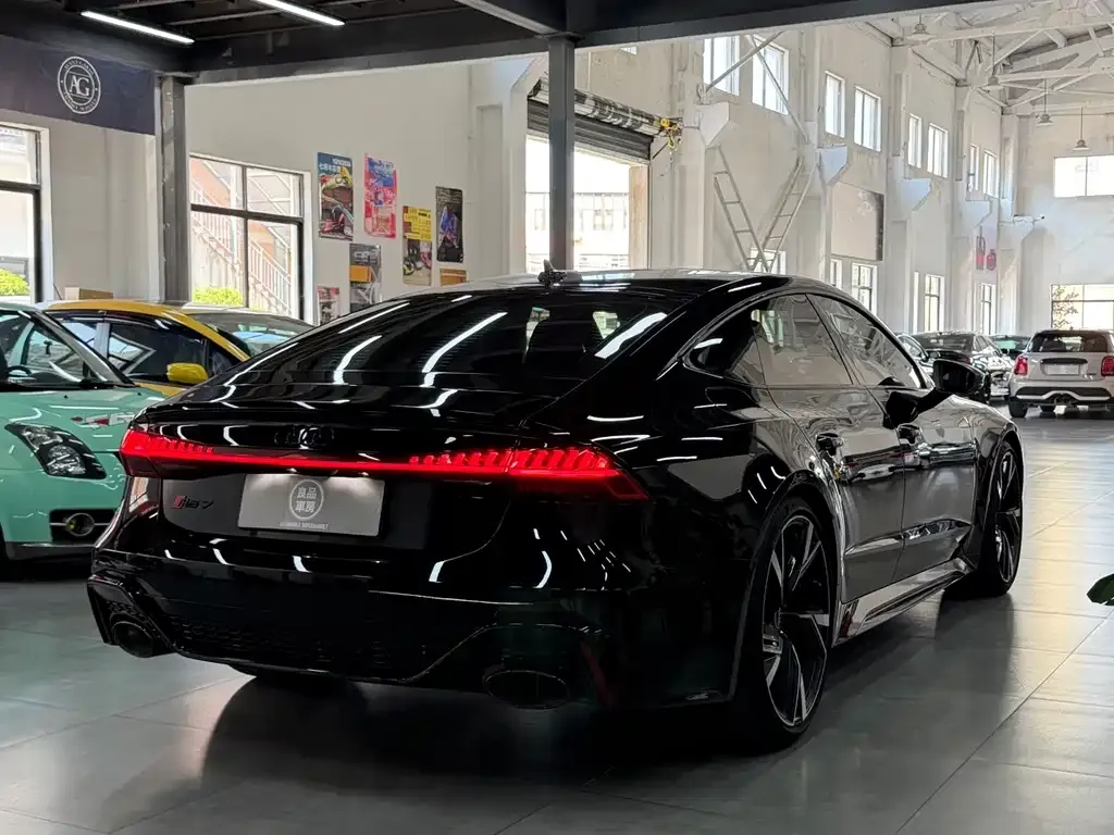 Audi RS 7 — фото 5