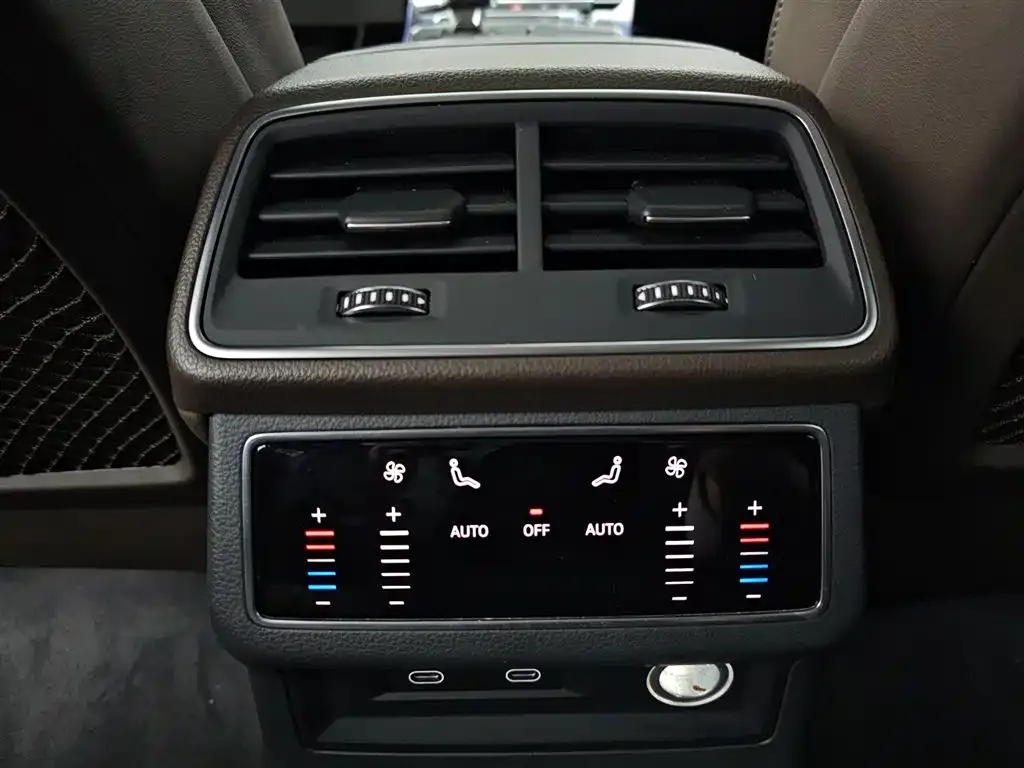 Audi A7L 2024 из CN, фото 2