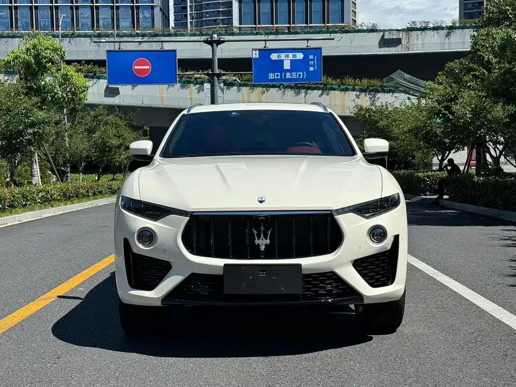 Maserati Levante — фото 10