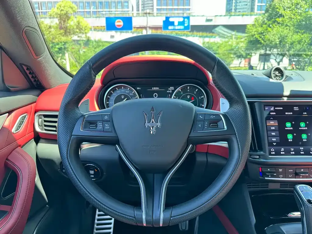 Maserati Levante — фото 6