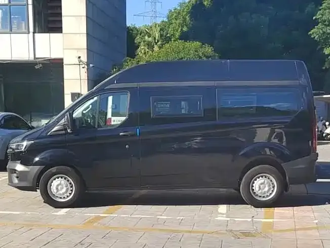 Ford Transit 2023 из CN, фото 8