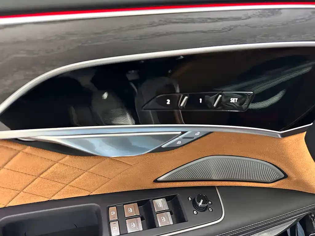 Audi A8 — фото 3