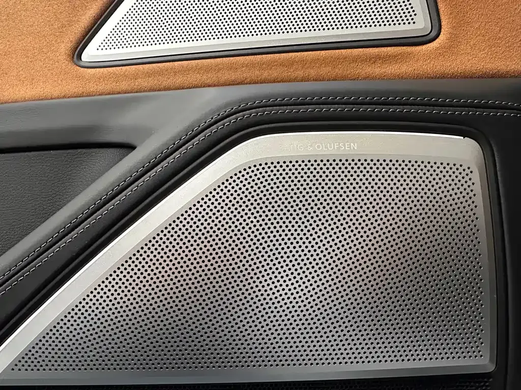 Audi A8 — фото 10