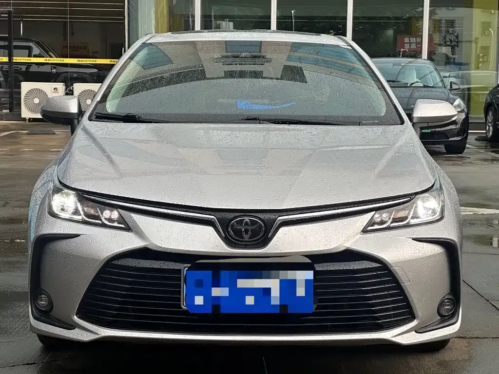 Toyota Corolla — фото 2