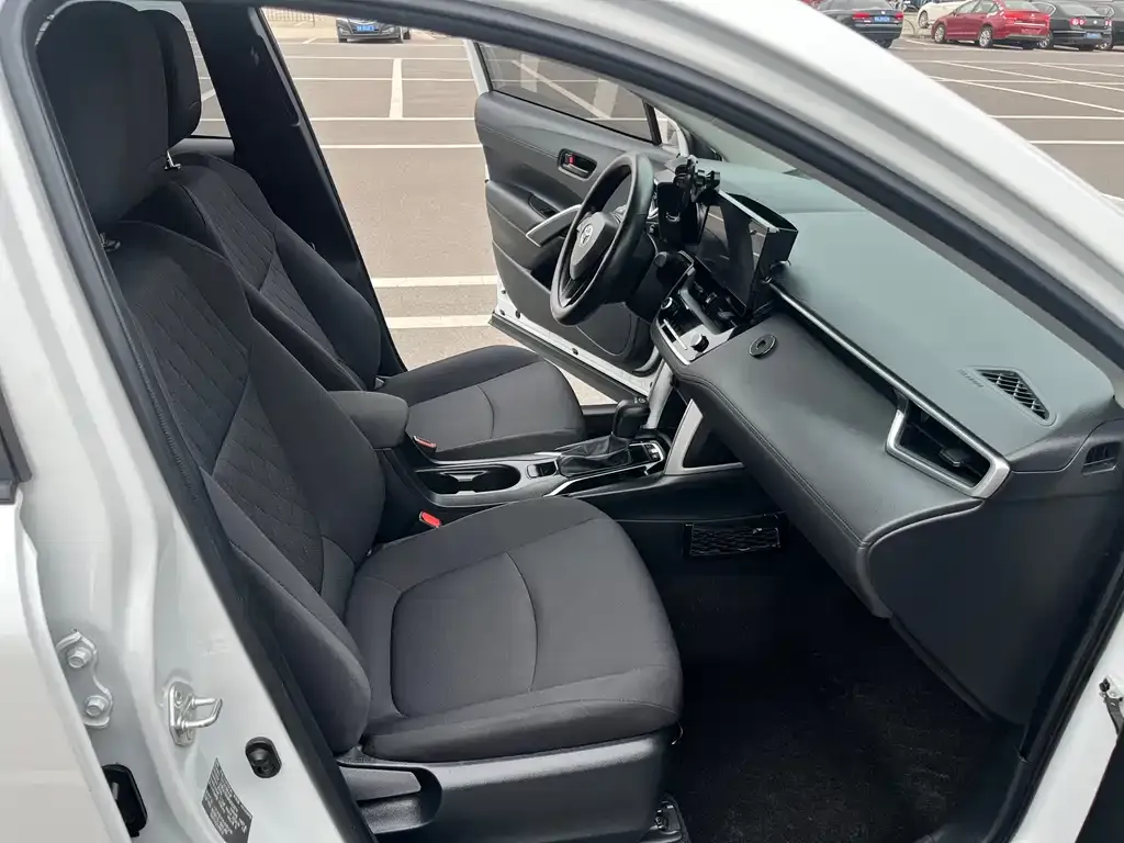 Toyota Corolla Cross — фото 3