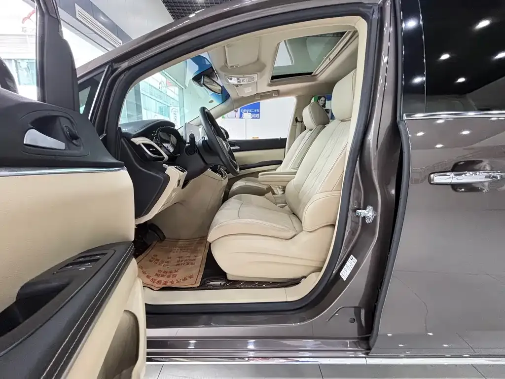 Buick GL8 2024 из CN, фото 8