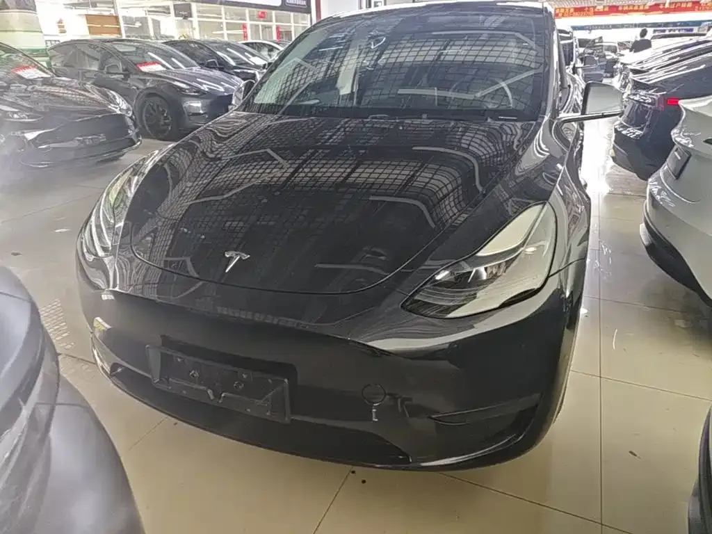Tesla Model Y — фото 8