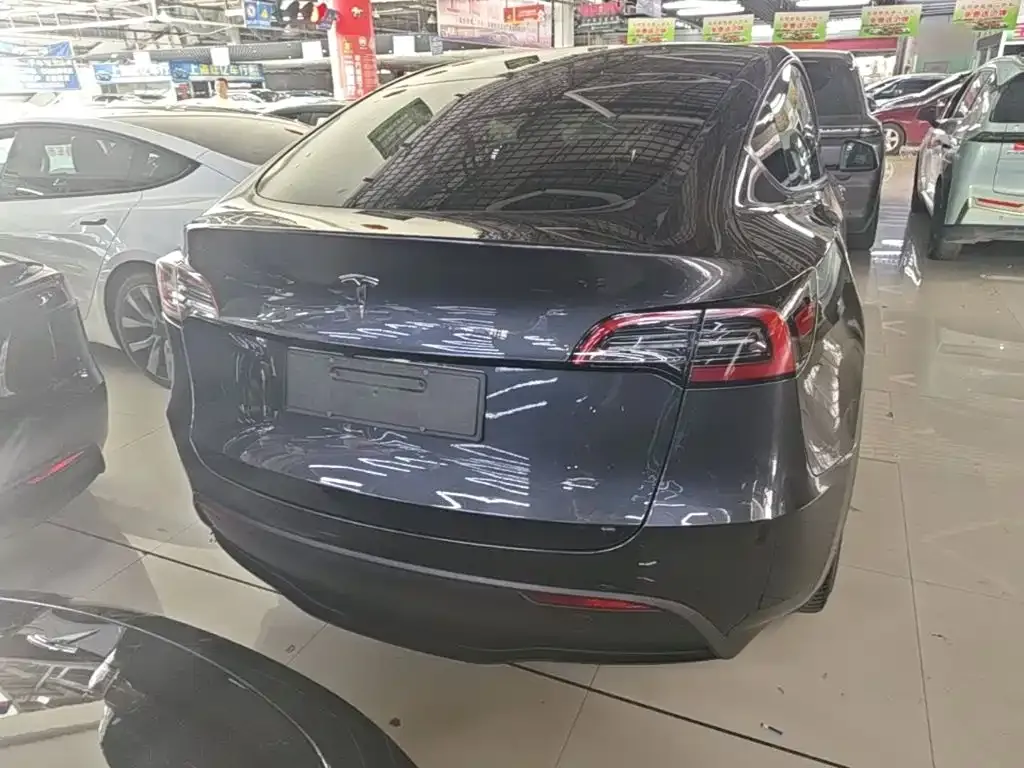 Tesla Model Y — фото 7