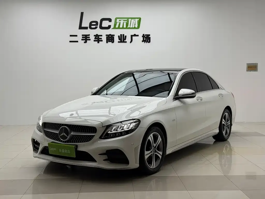 Mercedes-Benz C-Class — фото 1