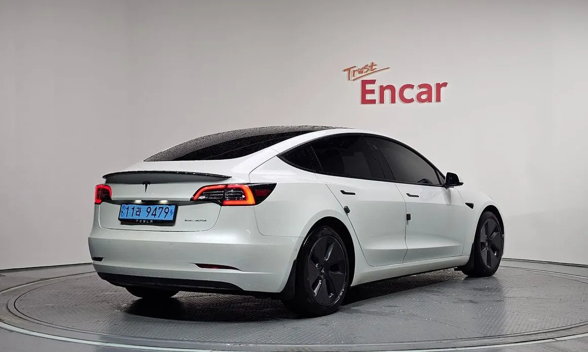 Tesla Model 3 — фото 3