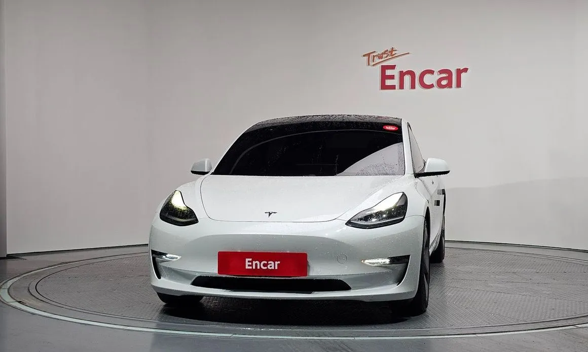 Tesla Model 3 — фото 8