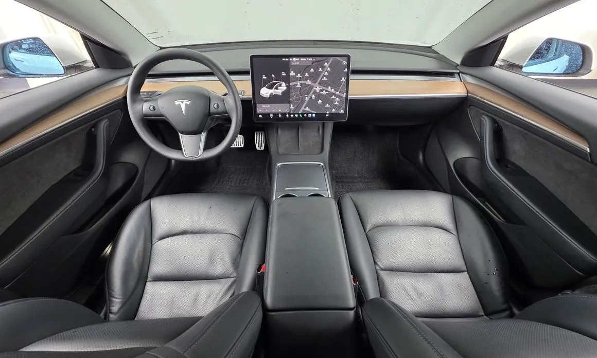Tesla Model 3 — фото 4