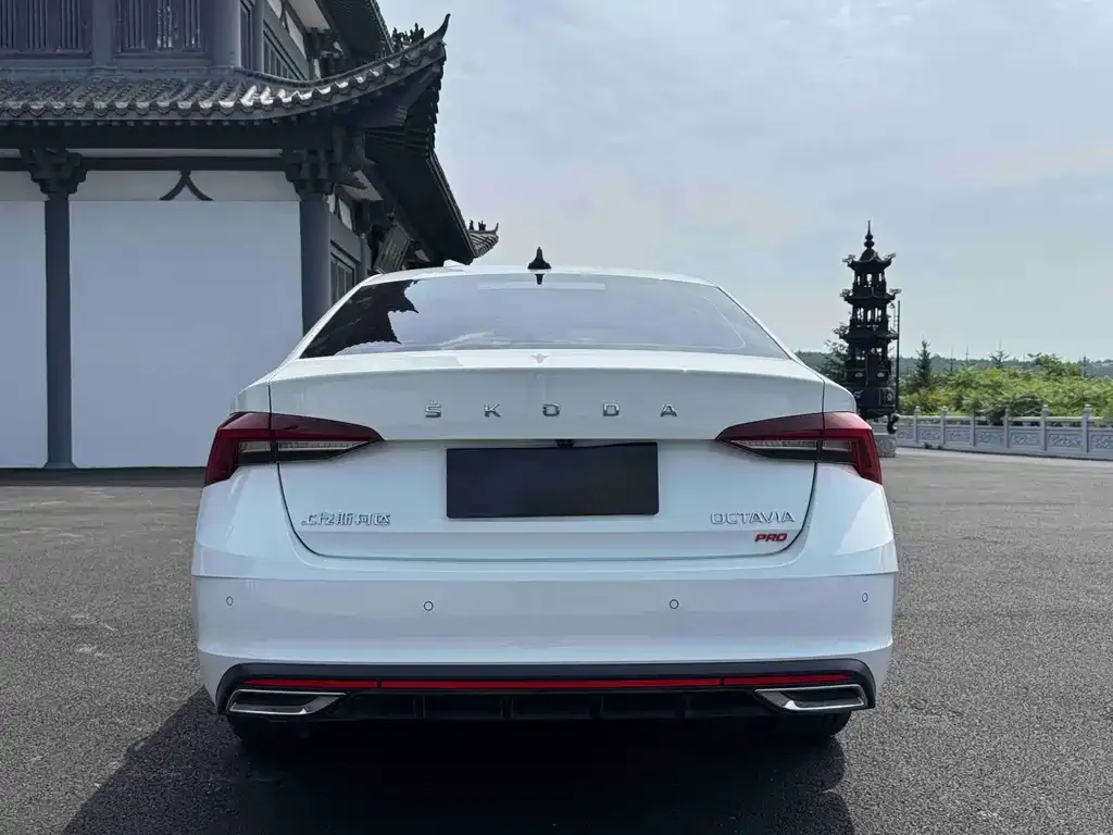 Skoda Octavia — фото 3