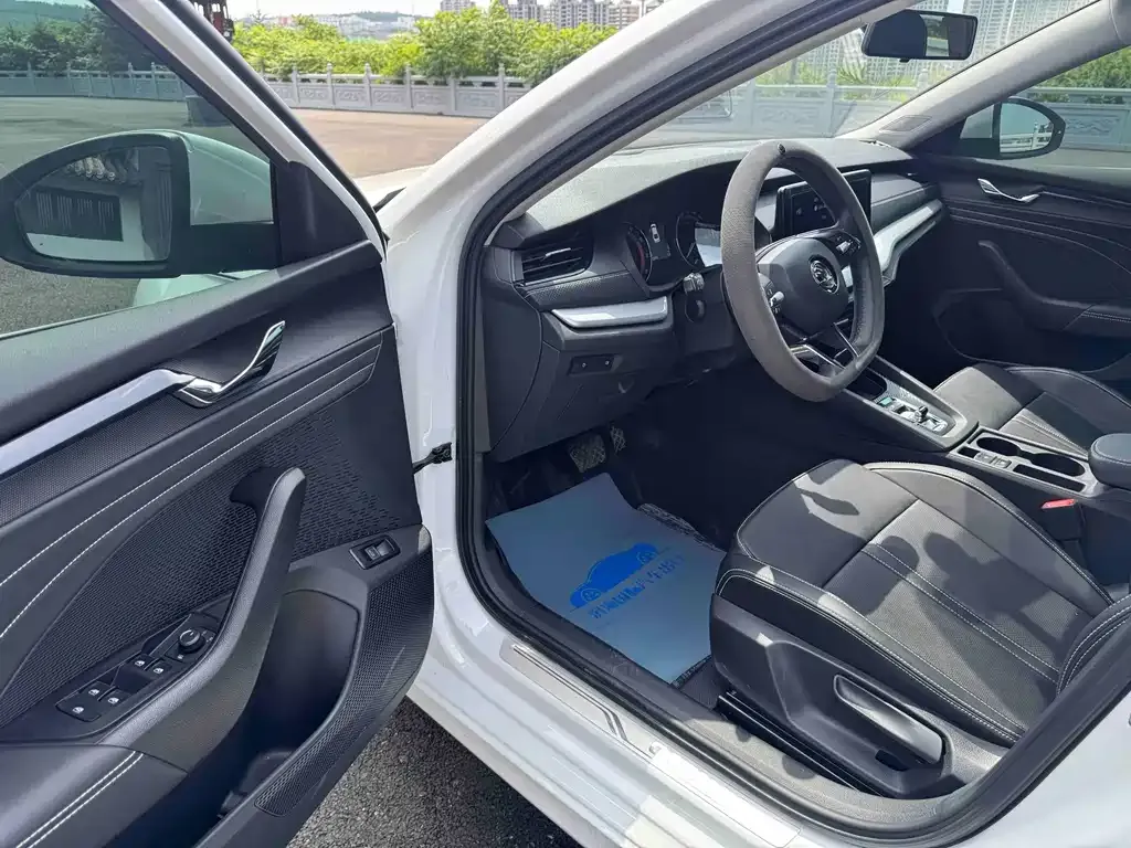 Skoda Octavia — фото 8