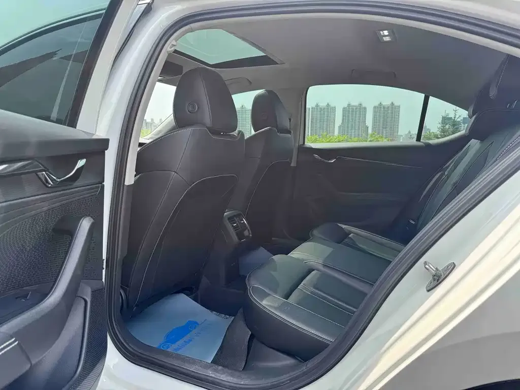 Skoda Octavia — фото 2