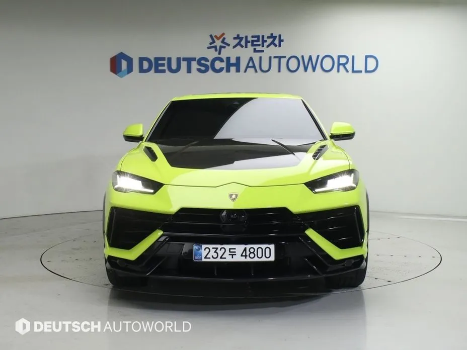 Lamborghini Urus — фото 1