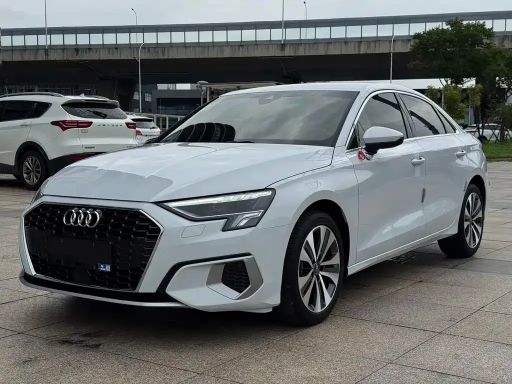 Audi A3 — фото 1