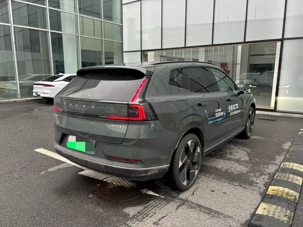 Volvo XC70 Plug-in Hybrid — фото 8