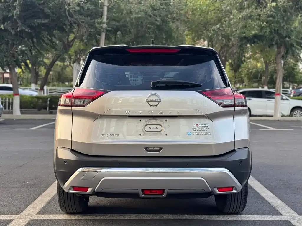 Nissan X-Trail — фото 10