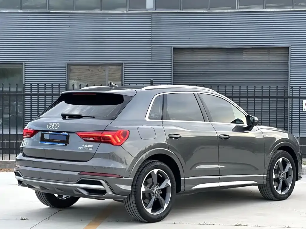 Audi Q3 — фото 10