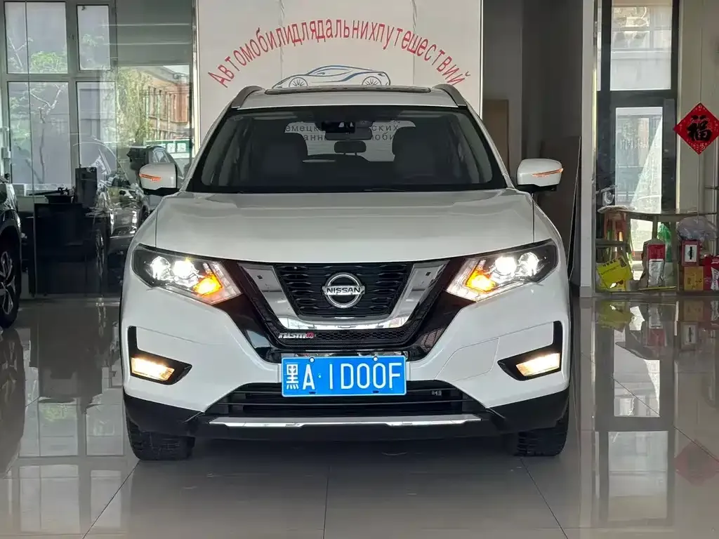 Nissan X-Trail — фото 1