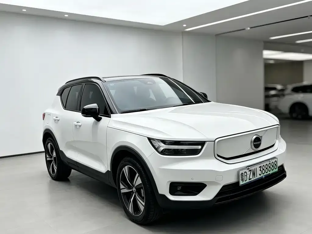 Volvo XC40 NEV — фото 4