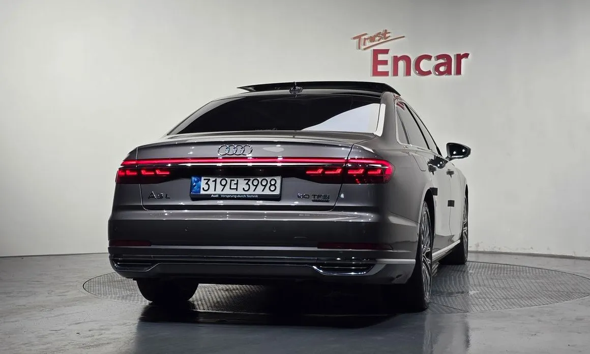 Audi A8 — фото 2