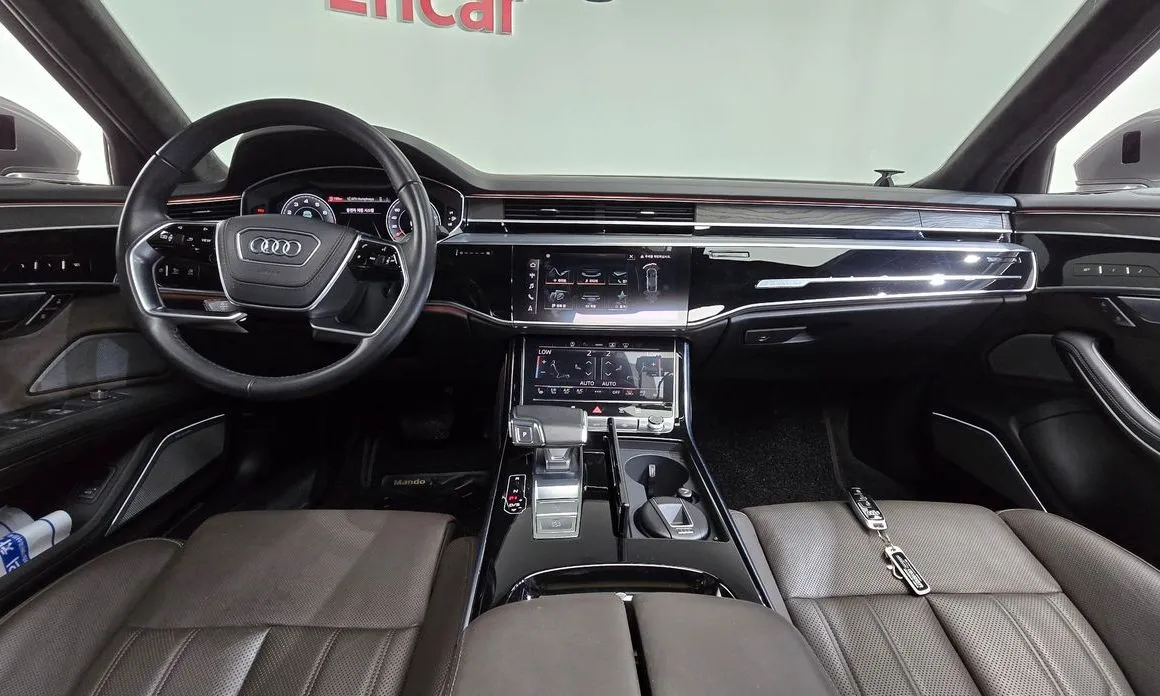Audi A8 — фото 9